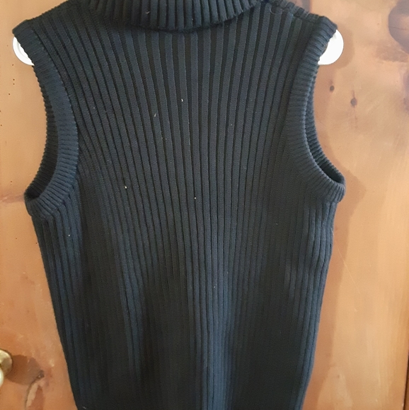 Vest - Picture 2 of 2